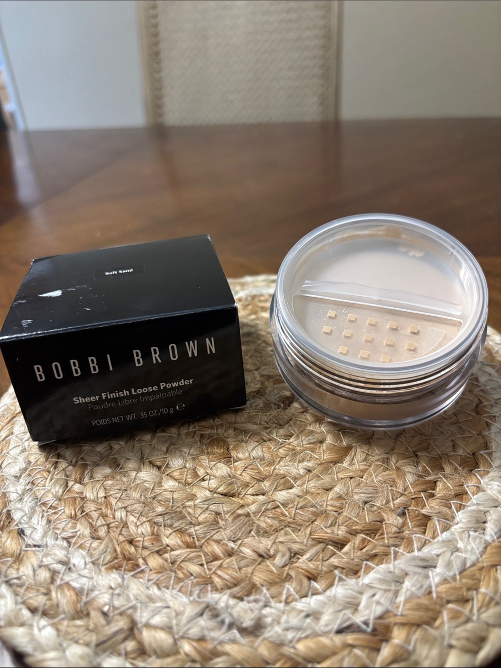 Bobbi Brown Sheer Finish Loose Powder - Soft Sand Beige